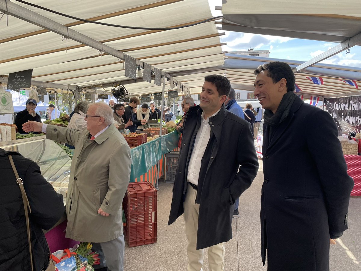 JacquesMyard's tweet photo. hier au #Vesinet très bon accueil, un seul message revient avec force la #macronie ça suffit ! les Français vont chasser tous les clones de #MacronJupiter c’est certain ! je vais m’y employer avec détermination et grand plaisir !!! https://t.co/WhCNVrF92C
