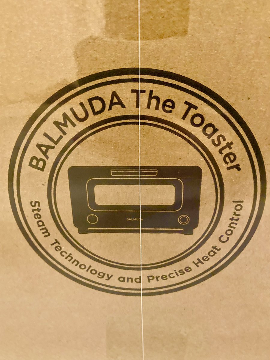 yuiya_blog's tweet photo. 本日、我が家にやってきた新入り君。
BALMUDA The Toaster 🍞
未開封のまま待機中。
封を開けるのってなんか罪悪感あるよね😅笑
#バルミューダ
#BALMUDATheToaster https://t.co/dT4qKyj2sT