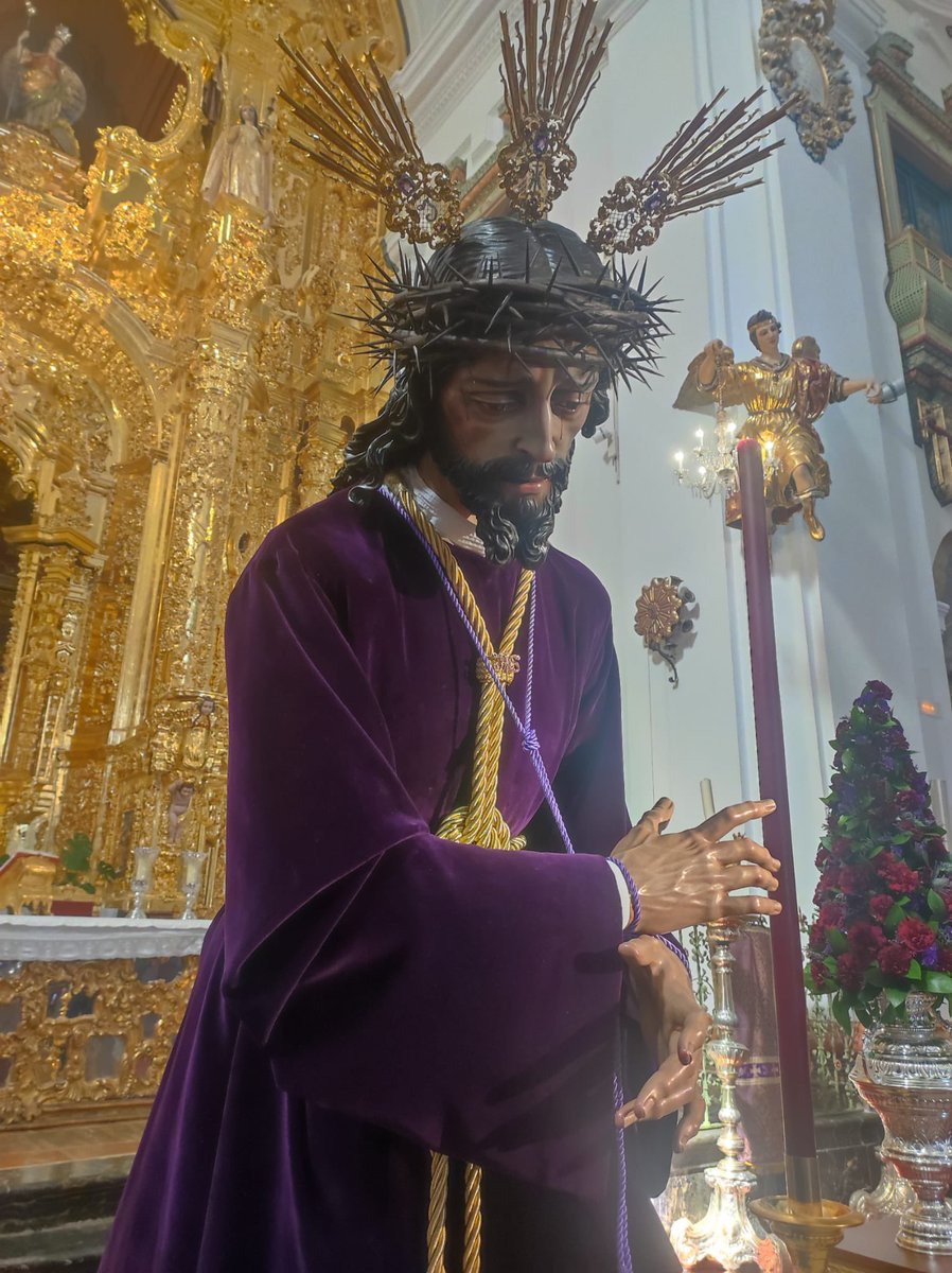 🔔Nuestro Padre Jesús en su Soberano Poder expuesto en devoto Besamanos de 11 a 14,00 y de 17.00 a 20.00 h.