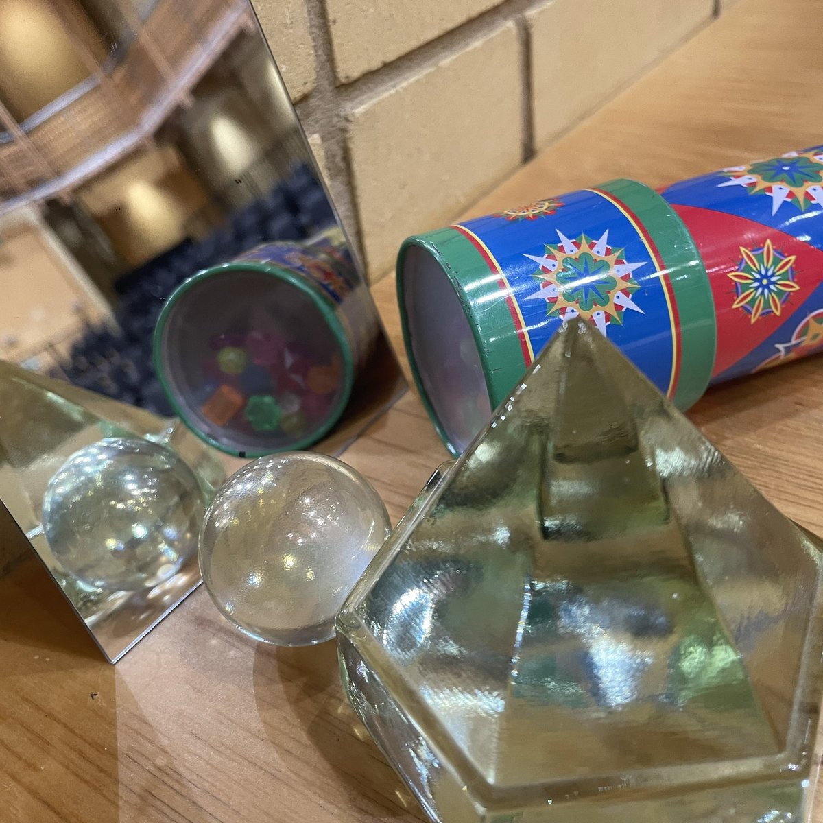 On April 7th @BCMG is performing Abalorios: A Young Person’s Guide to the Contemporary Music Ensemble by @HildaMParedes. Today at #MusicMaze we are making A Grown-ups Guide to the Instruments of Music Maze. Abalorios - a glass bead game. Reflections, refractions and rotations.
