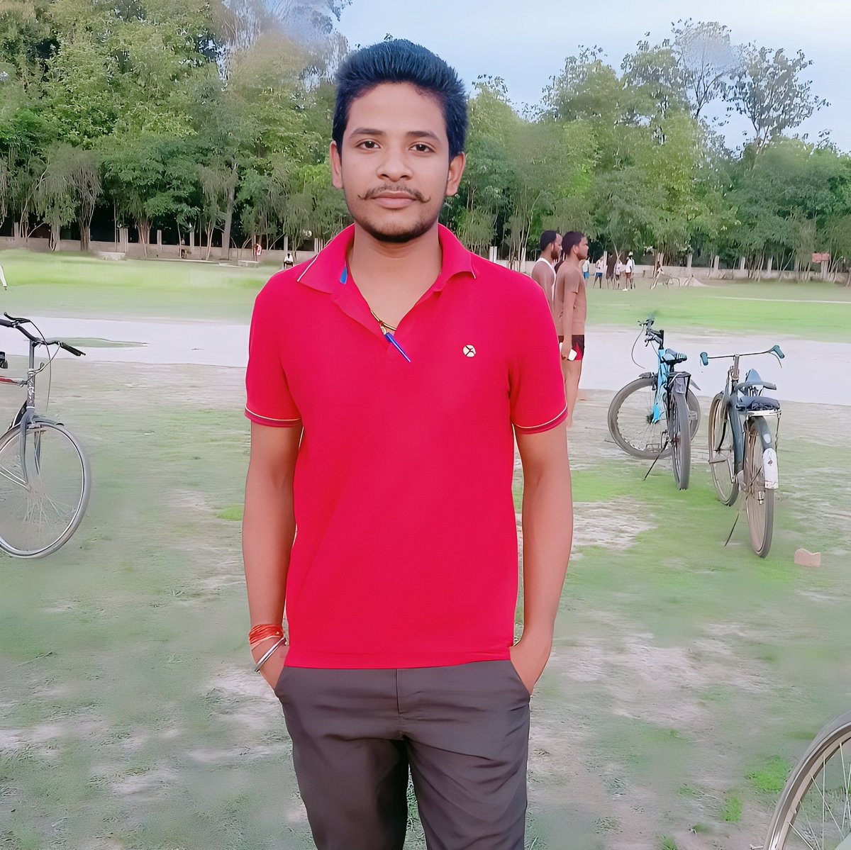 VipTiwari1's tweet photo. #NewProfilePic https://t.co/5E8wdVUJsI