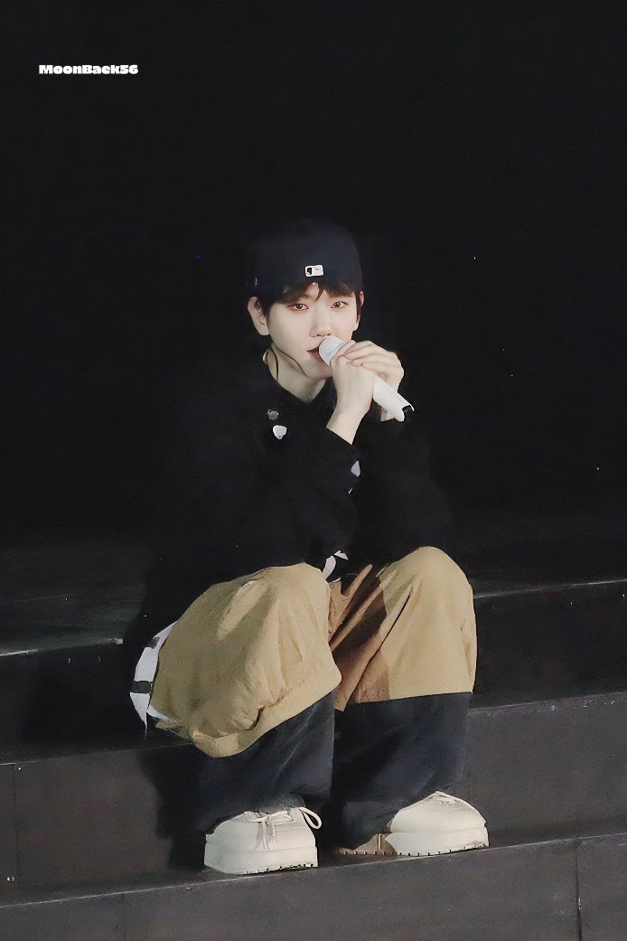 MoonBaek56 tweet media