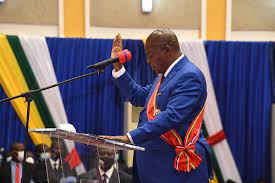 Centrafrique : Voici pourquoi l’Imposteur de Bangui avait fait adopter par l’ANE et la Cour constitutionnelle la scélérate constitution du 30 août 2023 !
letsunami.net/centrafrique-v…