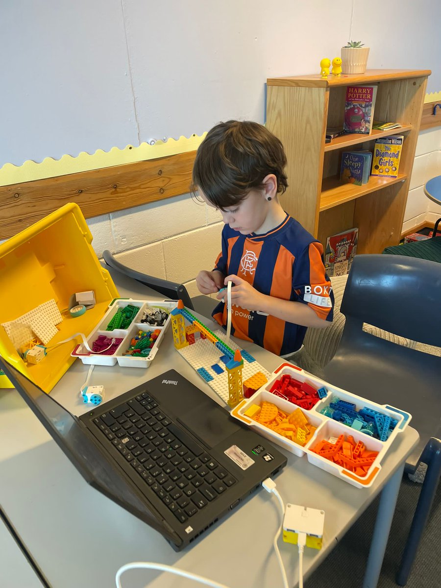 CNES_STEM's tweet photo. Pupils in Sgoil nan Loch are enjoying coding their new Spike Essential Robots in their STEM lunchtime Club. What a fantastic opportunity  for pupils having access to  innovative and creative digital activities  thanks to Digital Xtra Fund. @DigitalXtraFund @SgoilnanLochES https://t.co/zRaN9GMjx3