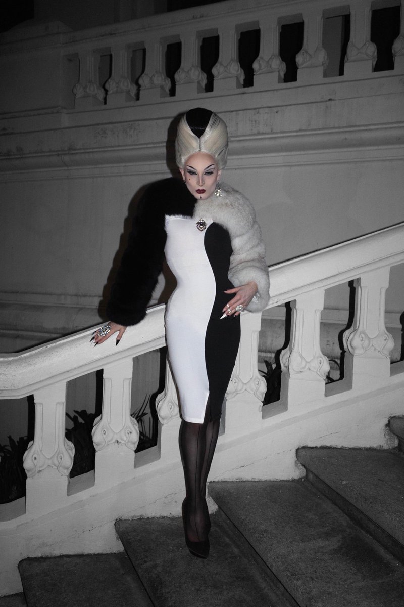 that’s my <a href="/TheRealDaphne/">Daphne Guinness</a> fantasy 🕷️🦊💎