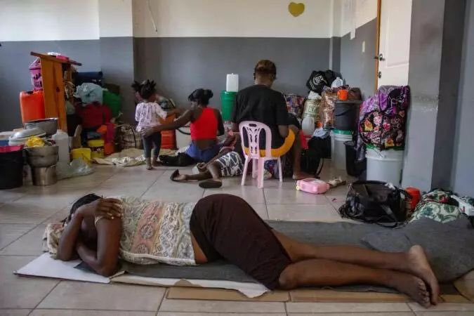 cliennejean's tweet photo. Le Ministère de la communication (bois verna) devenu un centre d’abri aux déplacés comme tant d’autres institutions de l’État : affaires sociales, bien-être social etc.. https://t.co/A6SK6FJAfm