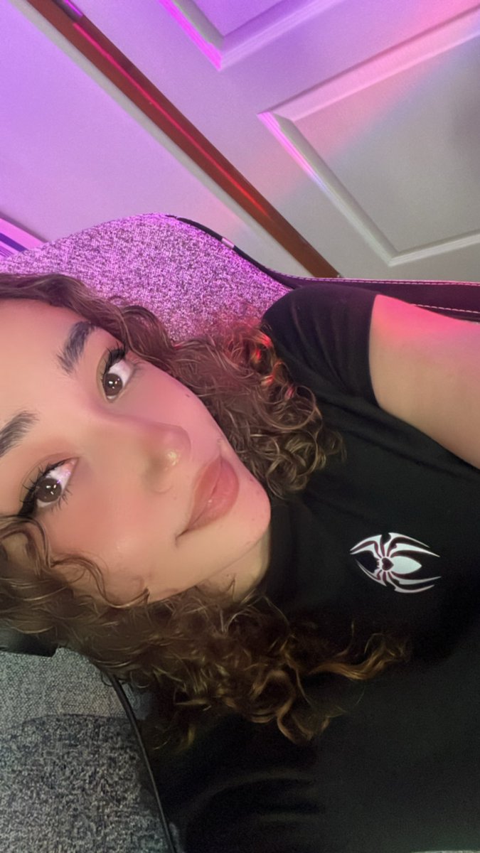 twitch.tv/spicyhoney_ en stream maintenant !