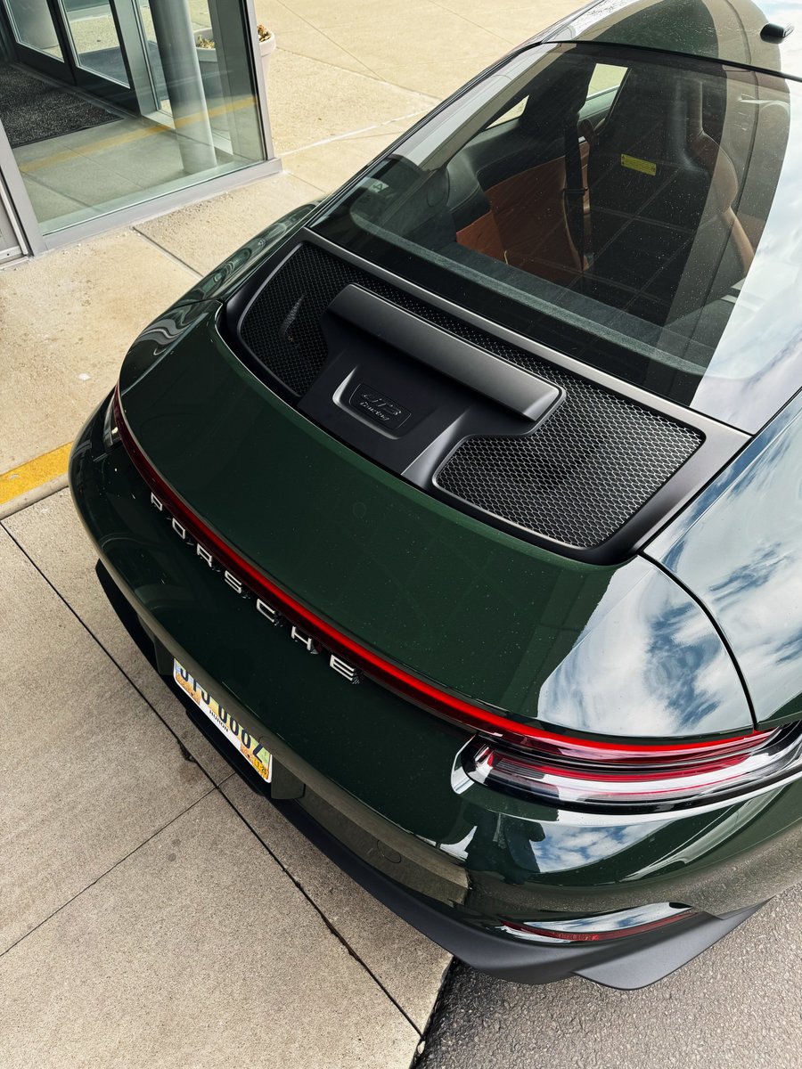 JoeW6_'s tweet photo. Some shades of green for St. Patrick’s Day 🍀 https://t.co/SwTjWOEKkL