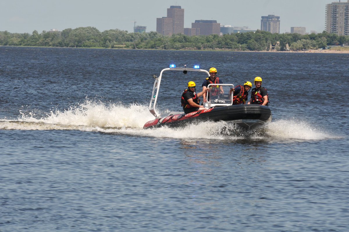 Our Water Rescue Team safely rescued an individual from the Ottawa River last night.
 
At approx. 18:41, a resident called 9-1-1 reporting an individual on a makeshift raft near Westboro Beach who was unable to make it back to shore. Upon arrival, it was confirmed the individual