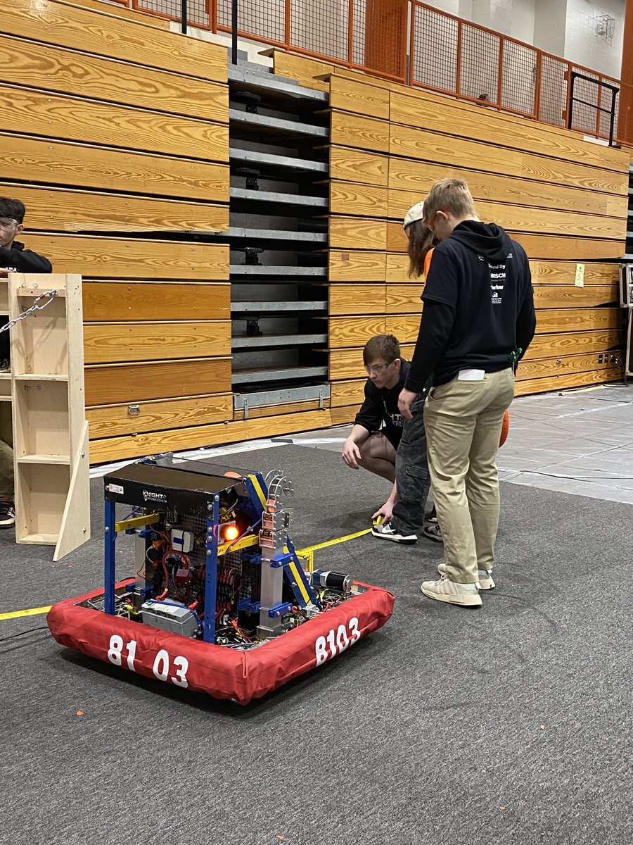 @8103En prepping for finals! @FIRSTINRobotics #OMGRobots #CRESCENDO