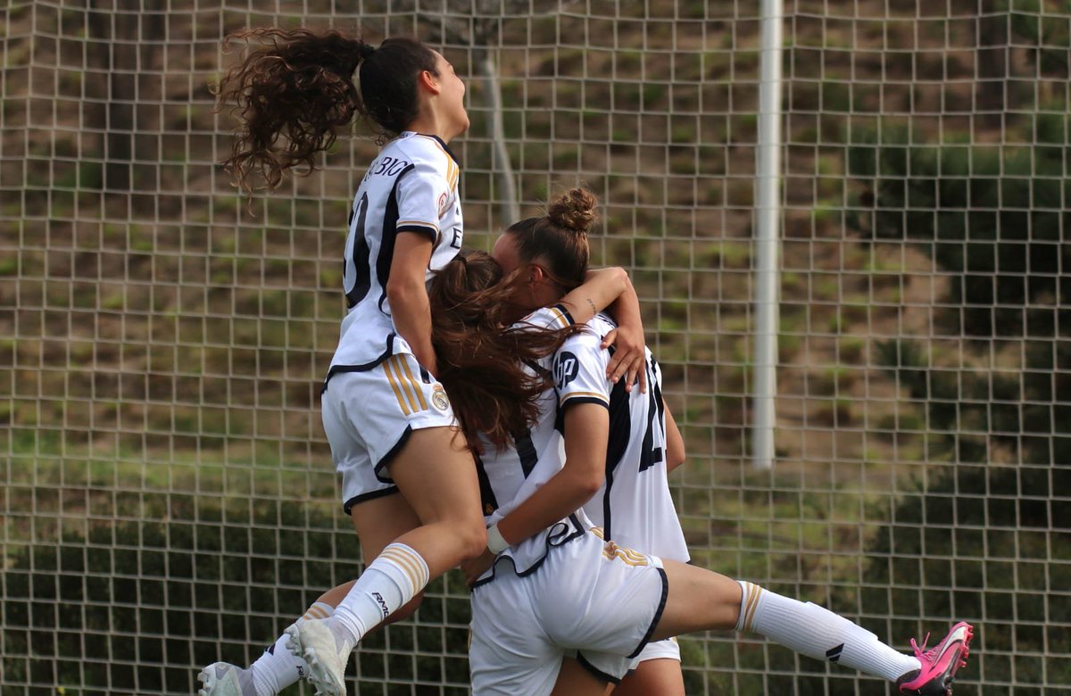 ⏰ Final en Valdebebas ⚪️⚪️ @realmadridfem 'B' 3⃣➖0⃣ @ZaragozaCFF ⚫️⚫️ ⚽️⚽️⚽️ @marisaagarcia_ 📸 @Julini20 / @Erafutbolfem