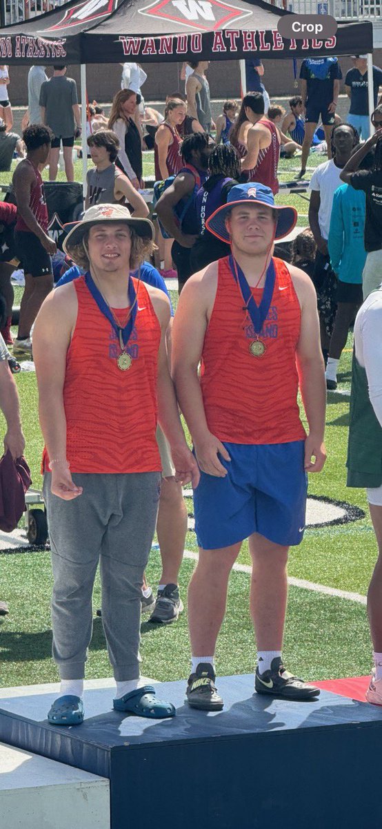 Robert Magnum Chestnut tweet media