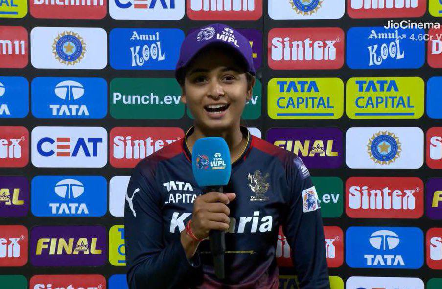 BluntIndianGal's tweet photo. Orange Cap, Purple Cap and TROPHY
This is my RCB ❤️ https://t.co/tGb1eEvPPH