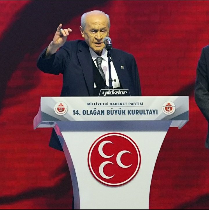 HAREKETİN LİDERİ DEVLET BAHÇELİ 🤘🏻🇹🇷

Liderimiz Sayın Devlet Bahçeli, kurultayda 1295 delege oyunun tamamını alarak yeniden
MHP Genel Başkanı seçildi.
#DevletBahceli 
#MHP14KURULTAYI