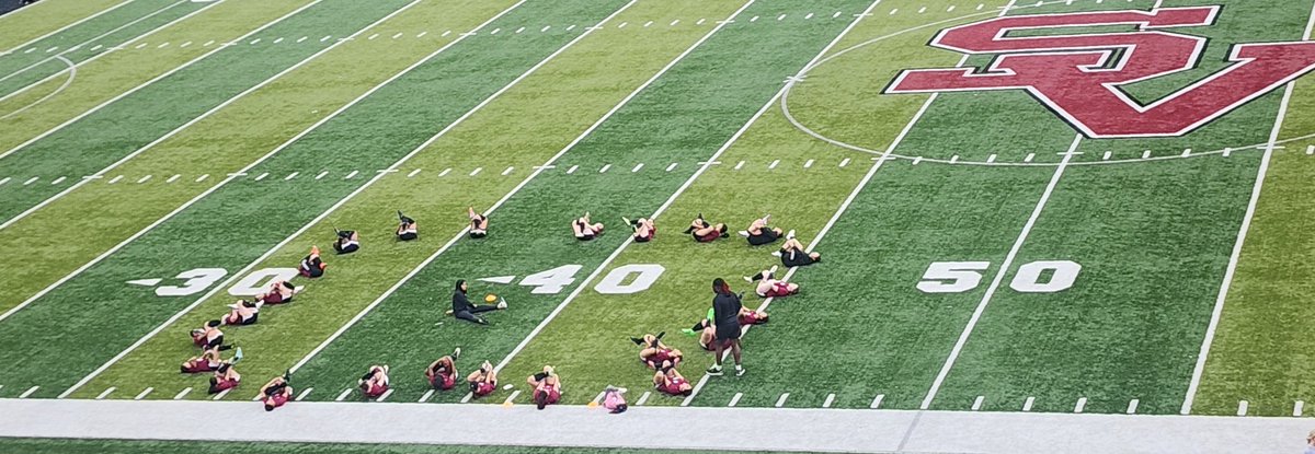 SVWEIGHTS's tweet photo. Great having Women's Soccer visiting us. They are starting to enjoy training and the recovery process.
@COACHCOOK_TE
@svmounties https://t.co/8cRXXZepMH