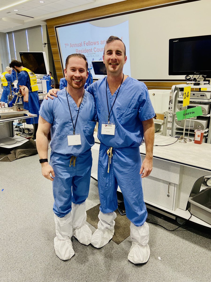 Great weekend at the <a href="/AANAORG/">AANA</a> fellows course catching up with friends and learning new surgical techniques. Shout out to <a href="/MichaelAlaiaMD/">Michael Alaia, M.D</a> and <a href="/H2O_SportsMD/">Brian Waterman, MD</a> for organizing such a great course !