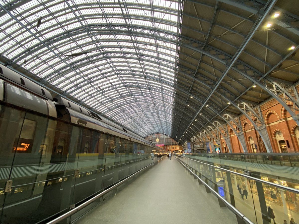 On the way home I had to go and have a look at the fab statue of Sir John Betjeman at <a href="/StPancrasInt/">St. Pancras International</a> station 
<a href="/LittleAdventure/">naomi wearne</a> to Rye