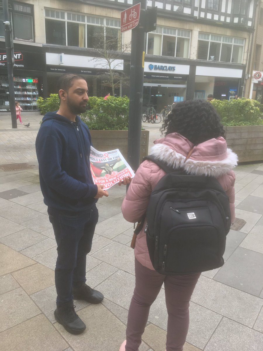 HarrowCommunist's tweet photo. Fantastic recruitment day in Watford. People were sick of war and austerity, wanted to hear what the communists had to say and how to build a revolutionary communist party.

If you want to as well, DM us! https://t.co/XOKoRriFZ3
