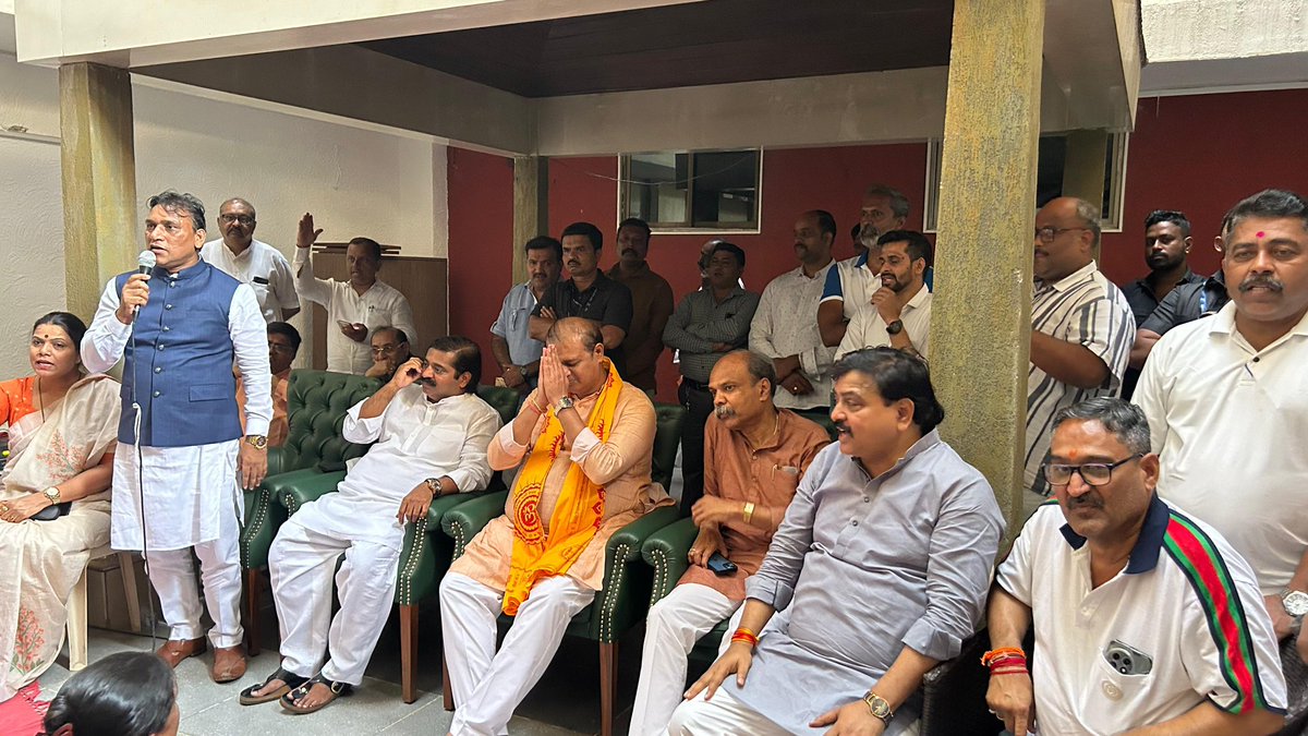 mihirkotecha's tweet photo. दिनांक : 17 मार्च 2024
घाटकोपर पश्चिम येथे आमदार राम कदम जी आयोजित कार्यकर्ता मेळाव्यात सहभागी झालो आणि कार्यकर्त्यांशी संवाद साधला.

Date : 17 Marcha 2024
Participated in an interactive karyakarta's meet up at MLA @ramkadam ji's sevalay in Ghatkopar west.
 
@Dev_Fadnavis 
@BJP4India 
@BJP4Maharashtra 
@BJP4Mumbai