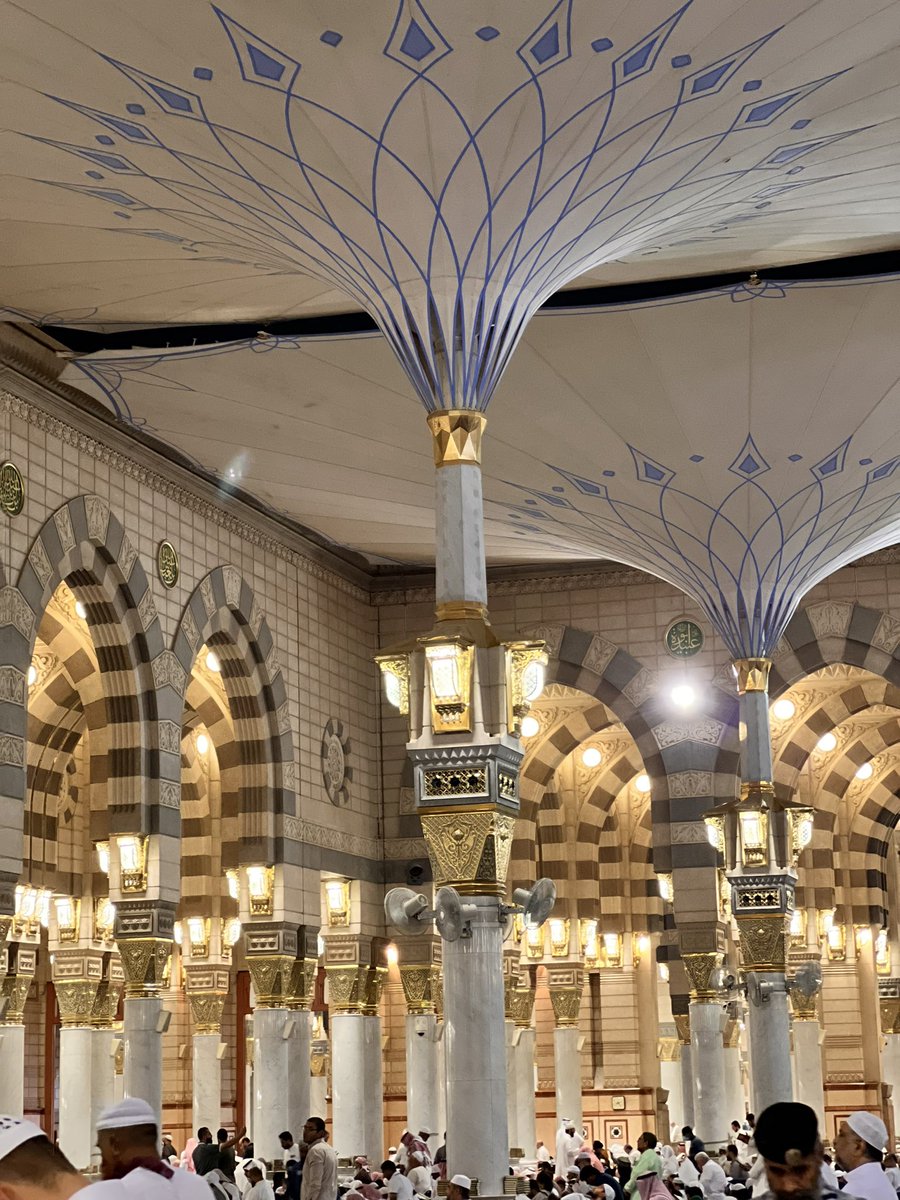 _mer119's tweet photo. Final Taraweeh in Medina 🇸🇦 https://t.co/lxksSf7qfq