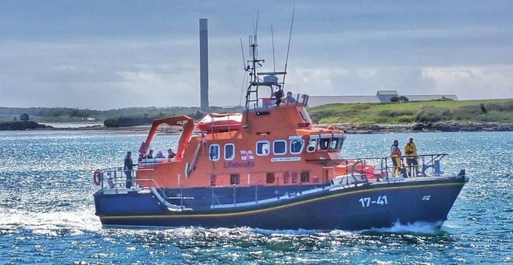 The Holyhead skyline will change next week @HheadLifeboat @AngleseyScMedia @StenaLineUKIE #Holyhead #Anglesey #Wales #Angleseyfreeport