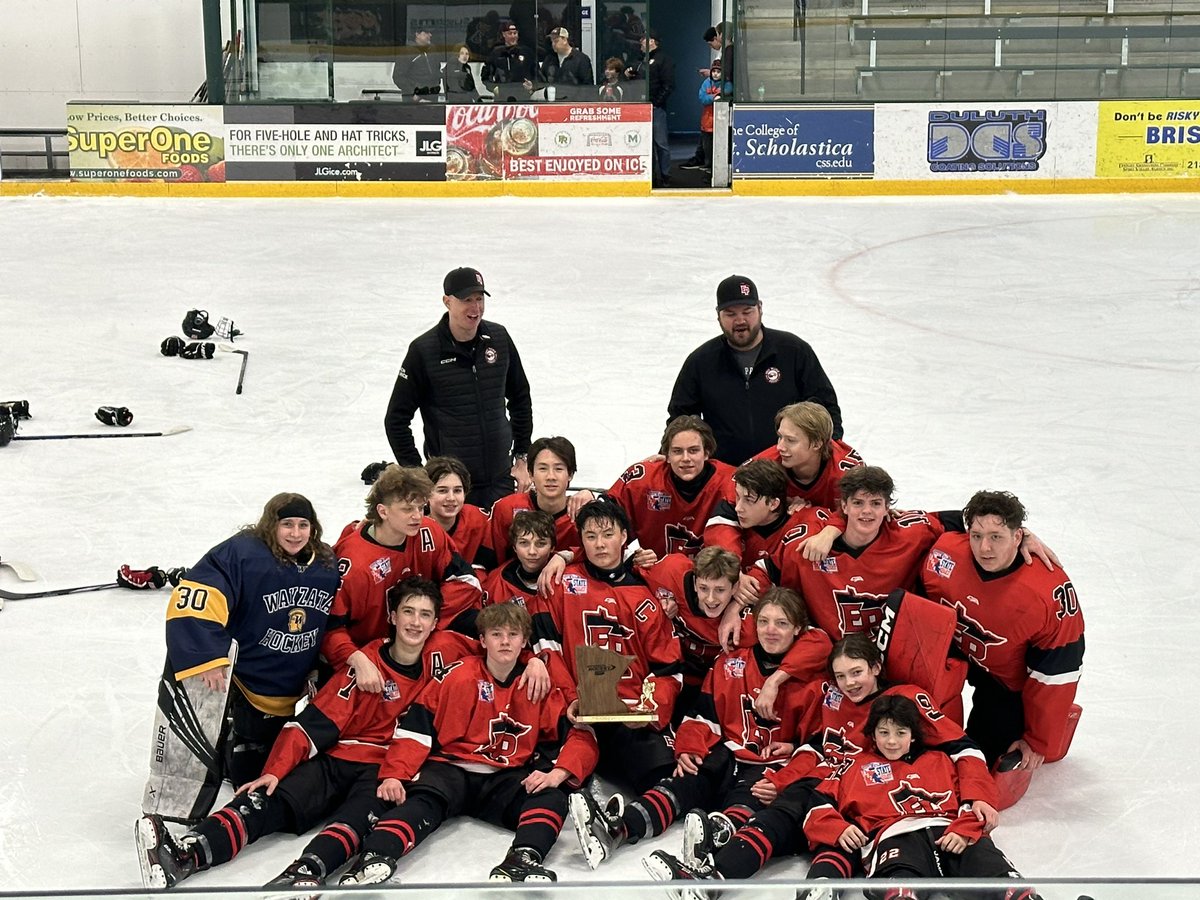 What a finish!!! OT winner 4-3 to be Consolation Champions!! Never giving up, these boys love to keep us on our toes with OT wins! Start to finish an incredible season… so proud of our EP Eagles! 🏒🦅❤️ #drivetostate @HockeyEPHA @YouthHockeyHub