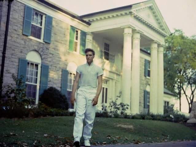 March 17, 1957
At age 22, Elvis buys Graceland for $102,500.
The estate is located at 3764 Elvis Presley Boulevard in Whitehaven, Memphis, Tennessee.
At the time Elvis was filming his second movie, 'Loving You' and shortly after 'Jailhouse Rock'