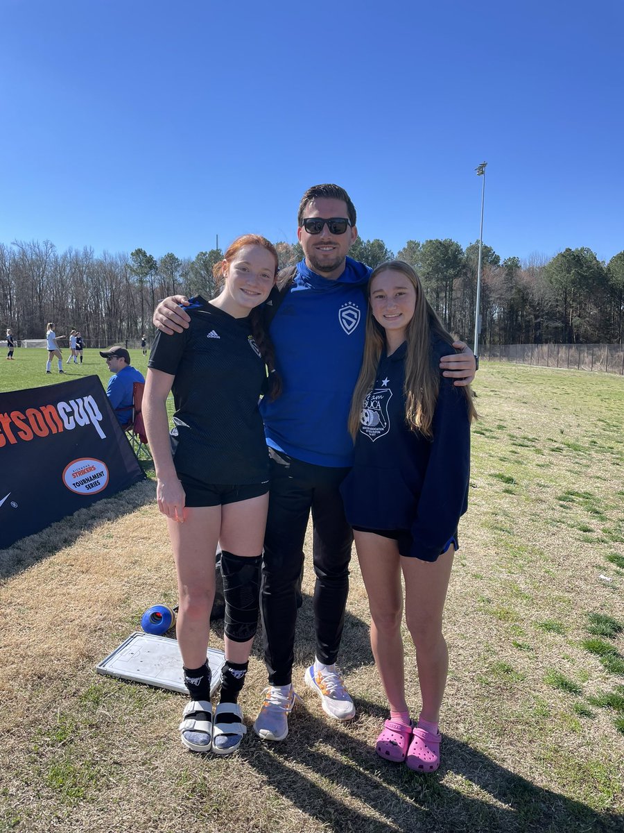 MarissaTank26's tweet photo. The best part about going to big tournaments…seeing your bestie and coach that you moved away from🫶 @PeytonCannon_08 @tomas_boyle5 https://t.co/monuzEOy0r