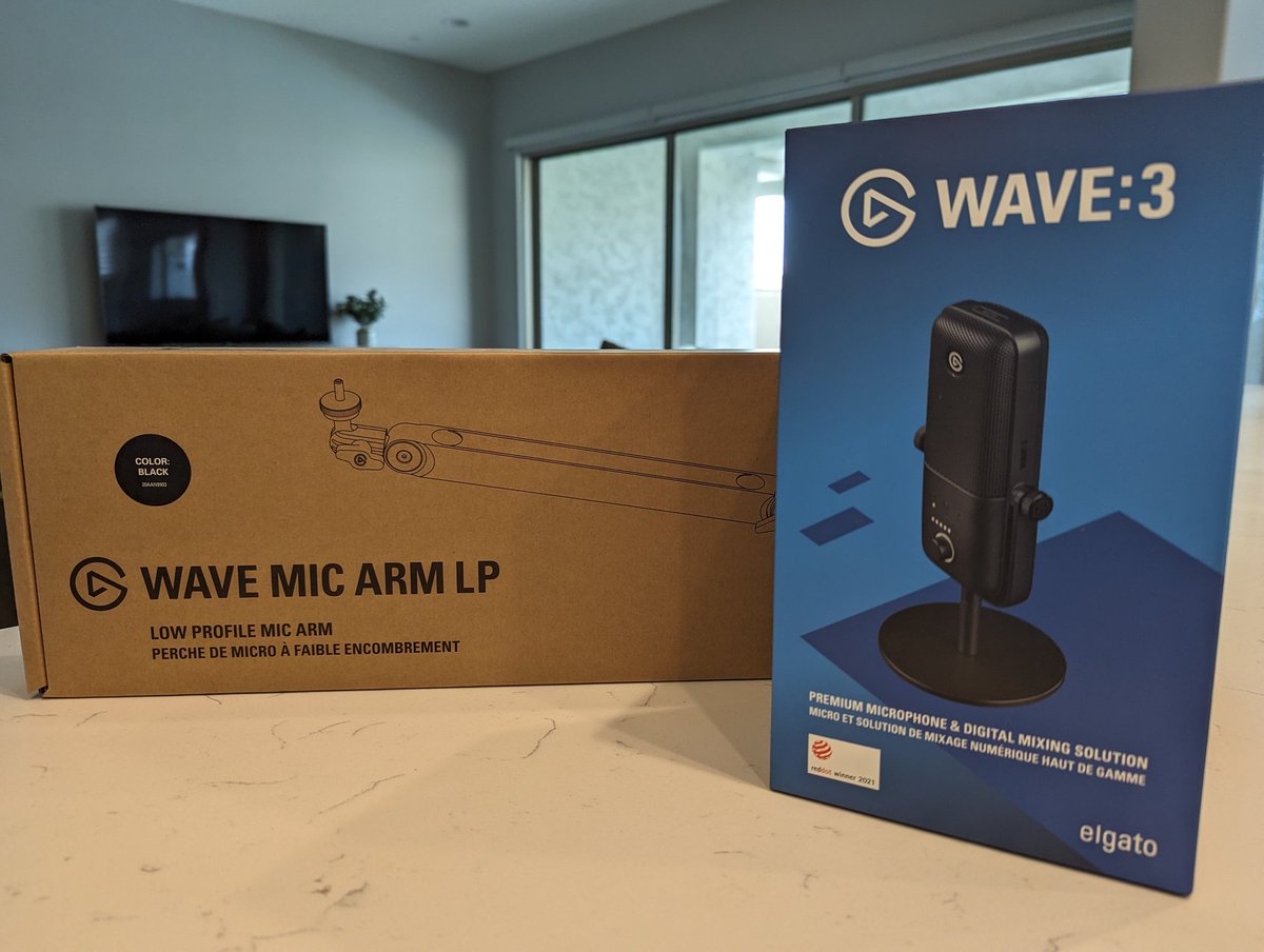 BitsDontTweet's tweet photo. My coworker told me a few weeks ago that I should pick up narrating on Audible as a hobby. Now I can finally pursue that hobby since the Elgato Wave:3 Mic and Wave Mic Arm LP have me sounding extra crisp. Thanks to @WickedSarah_ and @elgato for hooking it up 🙌 https://t.co/iy8ZgKQSeS