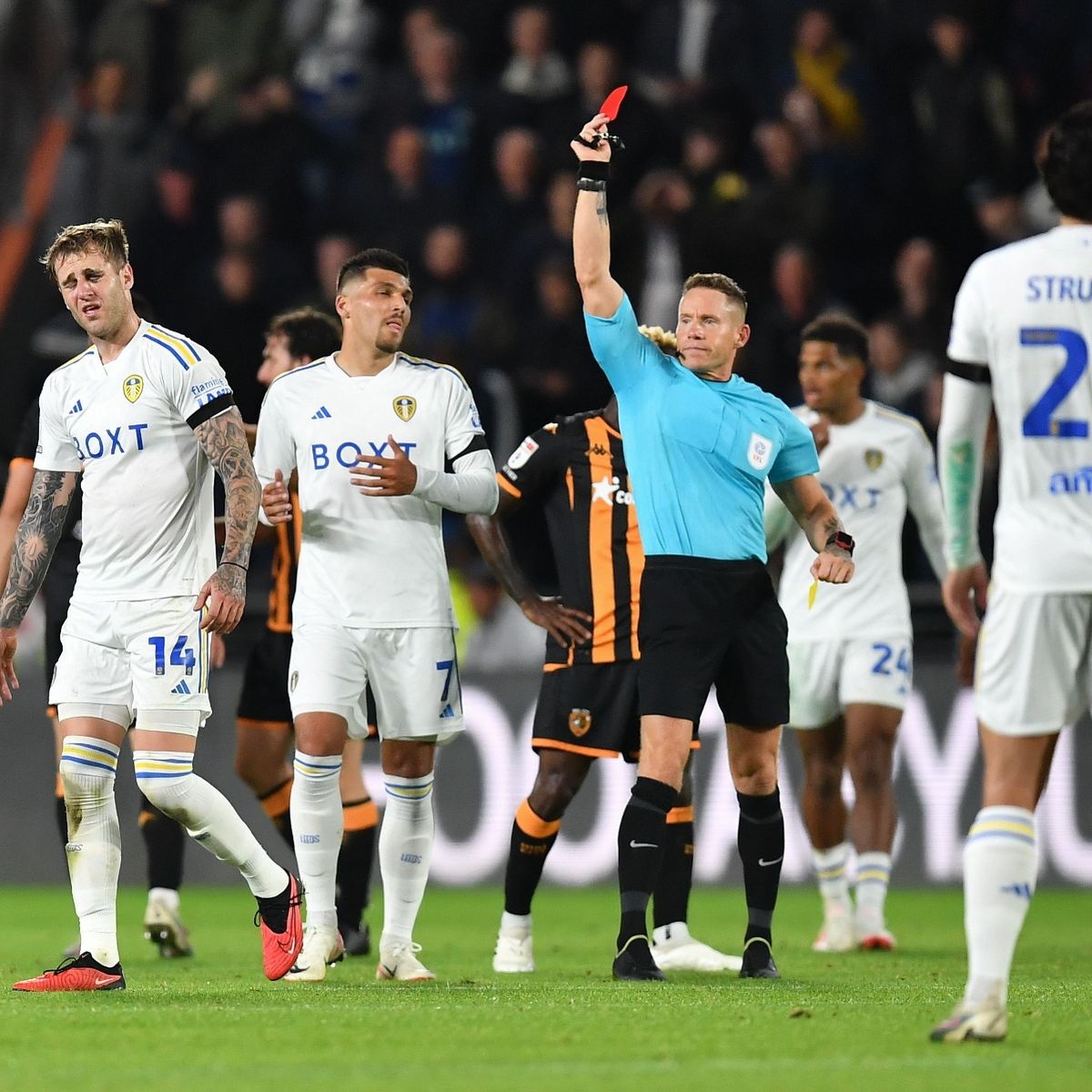 Referee, Stephen Martin. If he's not sending Rodon off v Hull for not actually touching the player. He's denying us a stonewall penalty in each of the last 2 games. Reffed 4 #lufc games this season, & 3 of them controversial. He had a clear view today, no excuse for missing pen.