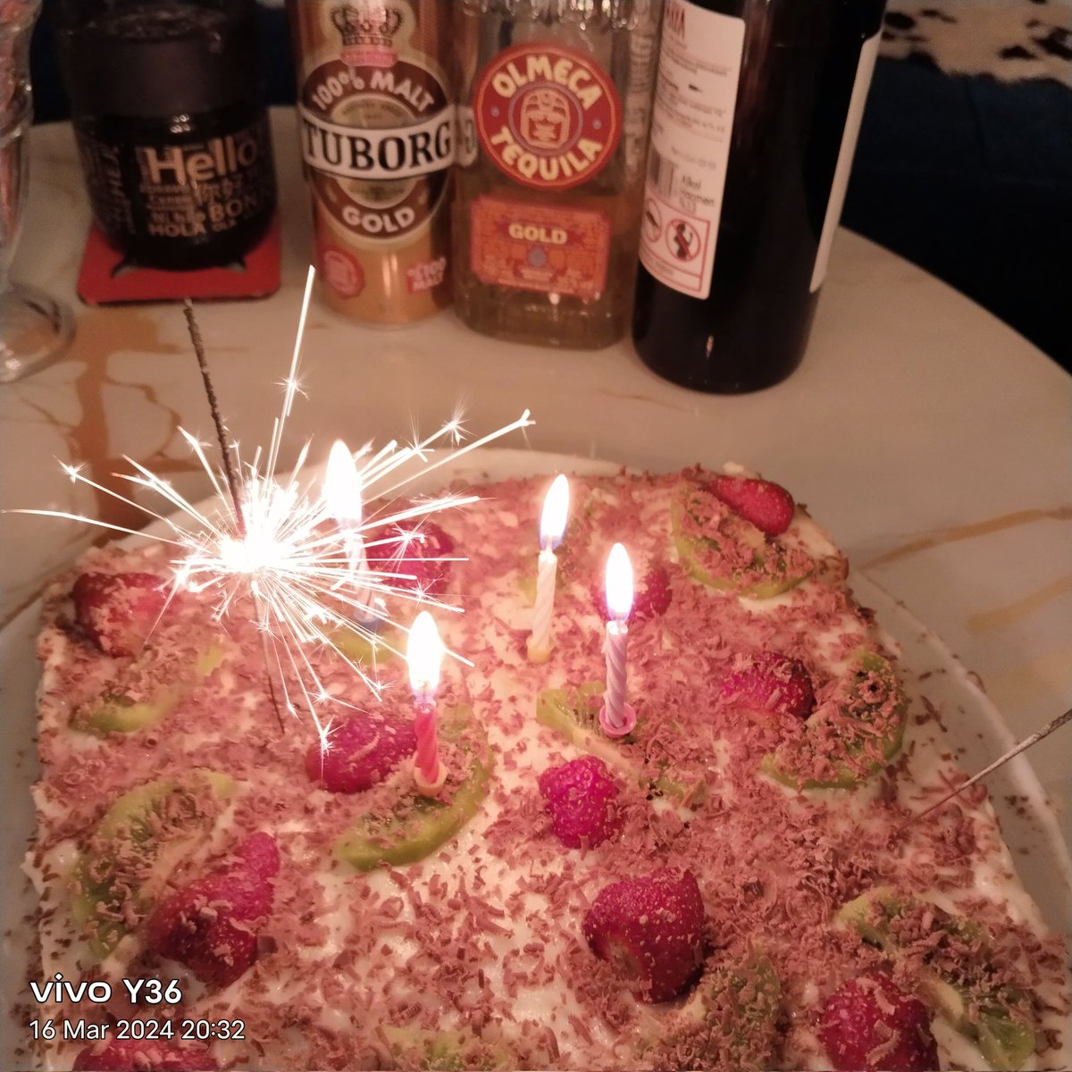 O zaman iyki doğurmuş beni anam 🥳🥳😘😘 unutulmamak güzeldir, ince düşüncedir, hissettirmektir. ... 
Unutan unutmayan hatırlayan hatırlamayan herkese ve tüm dostcuklara teşekkürler... 
<a href="/Glmse89523877/">Gülümse</a> <a href="/glmse989894531/">♥️Gülümse ♥️</a>