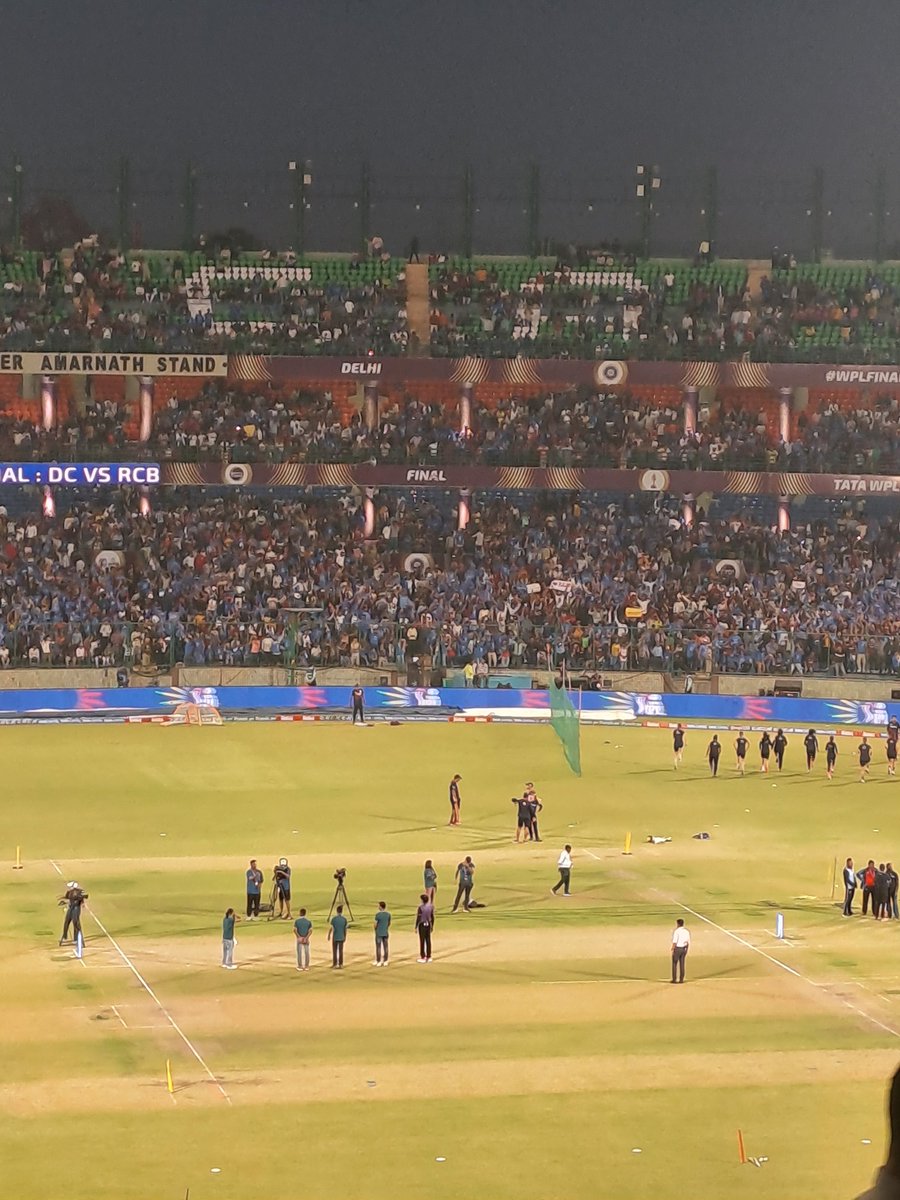AkshayPolya's tweet photo. All set for the banger! 

#DCvsRCB #WPLFinal https://t.co/HBw2vohG6K