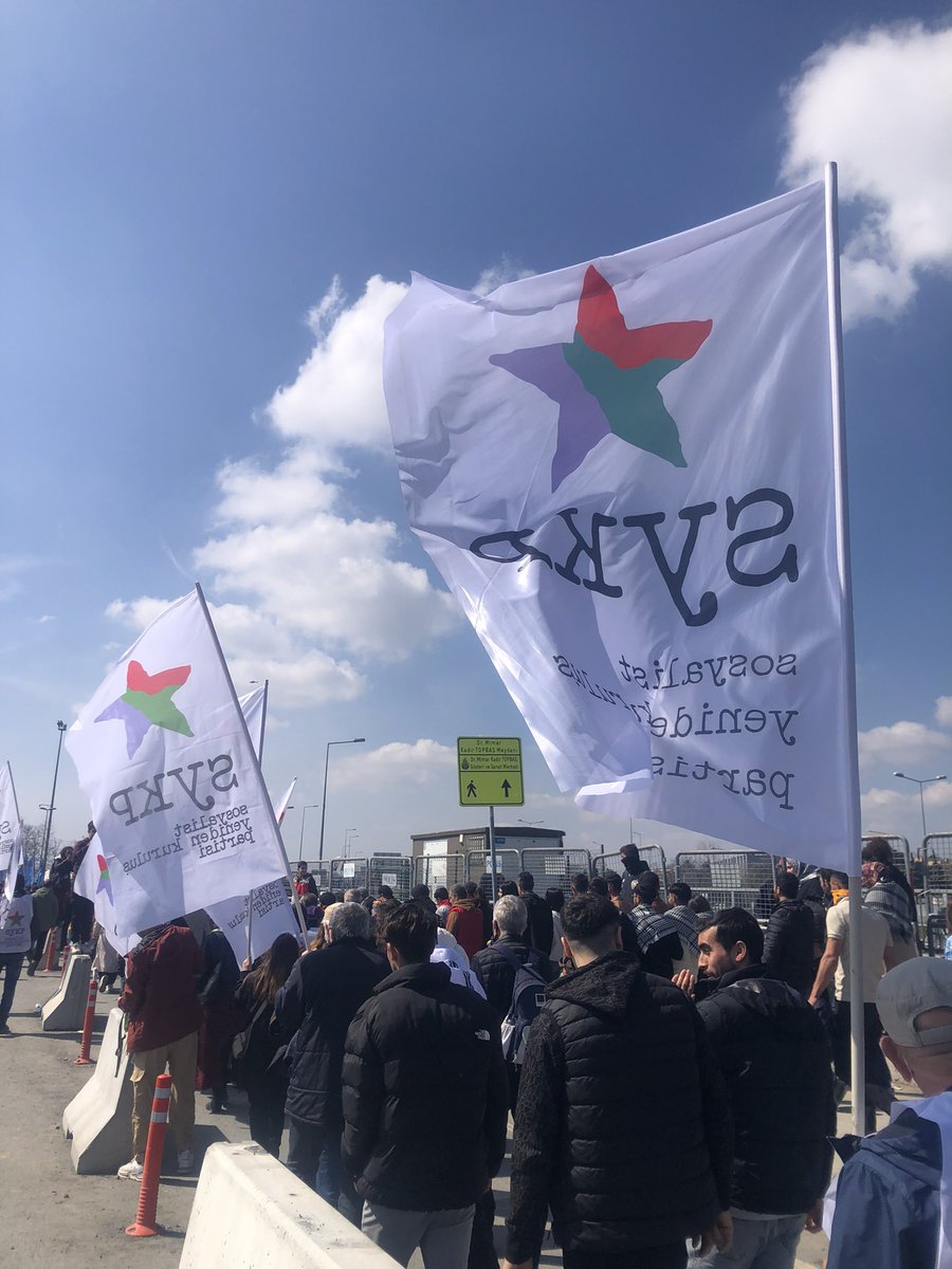 Zalim Dehaklara karşı Devrimci Kawa'nın cüretini kuşanarak binlerle birlikte Yenikapı Newroz alanındayız! NEWR🔥Z PİROZ BE !