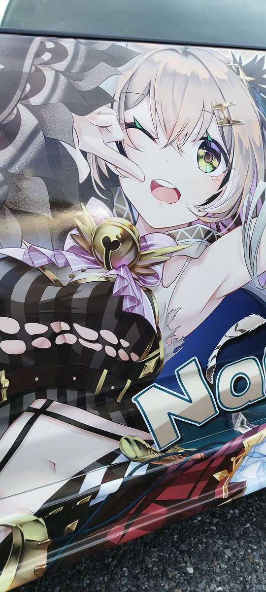 lspin1220's tweet image. 「Oh! hi! 誰かなー？七詩ムメイです！」
この度ホロライブEN Promise 七詩ムメイ貼らせて頂きました🪶
【デザイン・イラスト】
🪶蝶夜様(@Chouyax_x)
🪶めっしゅ様(@mesh_kuroto)

【ステッカー出力・施工】
🪶サカタデザイナーズ様(@SakataDesigners)

 #drawMEI
 #ムメ絵
