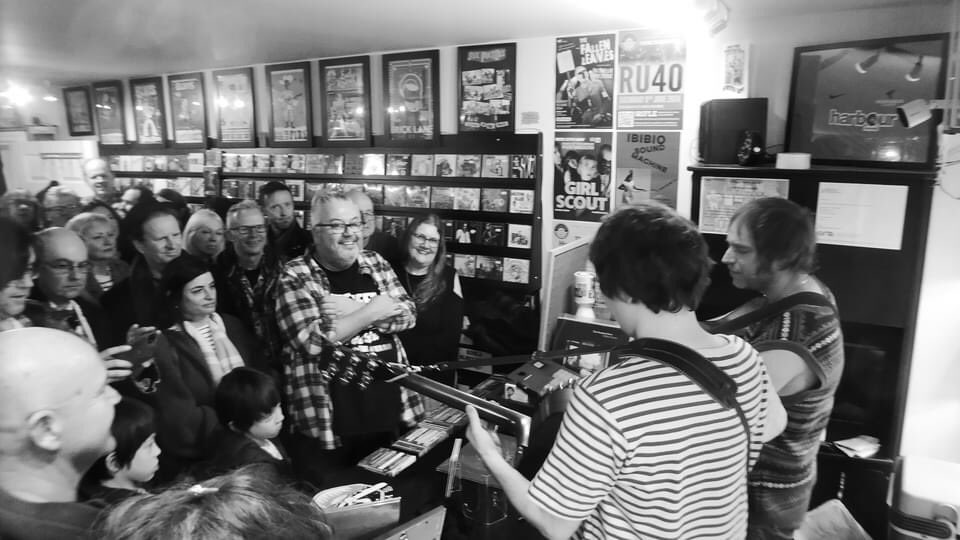 Somehow we managed to squeeze 60 of you lovely lot into the shop for our @TheHangingStars #instore promoting their stunning new chart album “On A Golden Shore”. #emsworth #emsworthlife #recordstore #recordshop #vinylrecords #livemusic #supportlocal #cosmicamericana