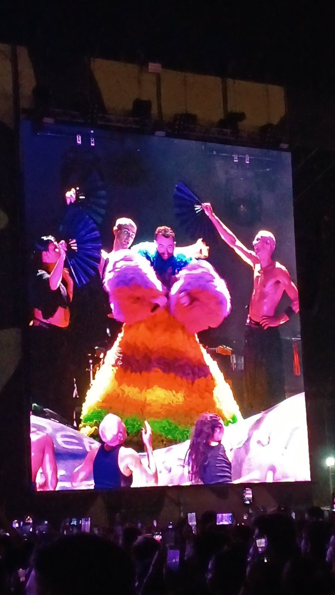 Berciela's tweet photo. Yo no necesitaba terapia yo necesitaba LLORAR Y GRITAR con Sam Smith no les puedo EXPLICAR lo que fue su show 😭😭😭😭😭😭😭 https://t.co/rHBlG6mW71