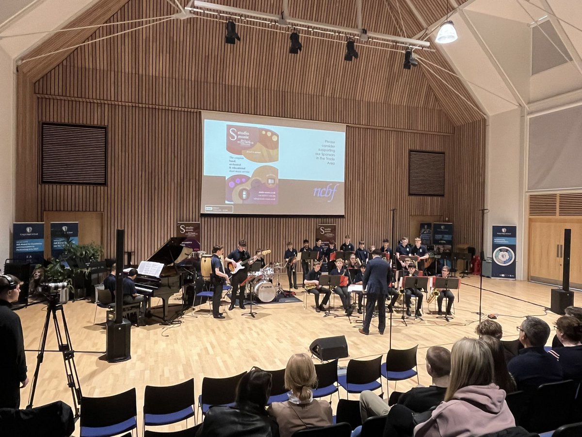 stuart thompson tweet media