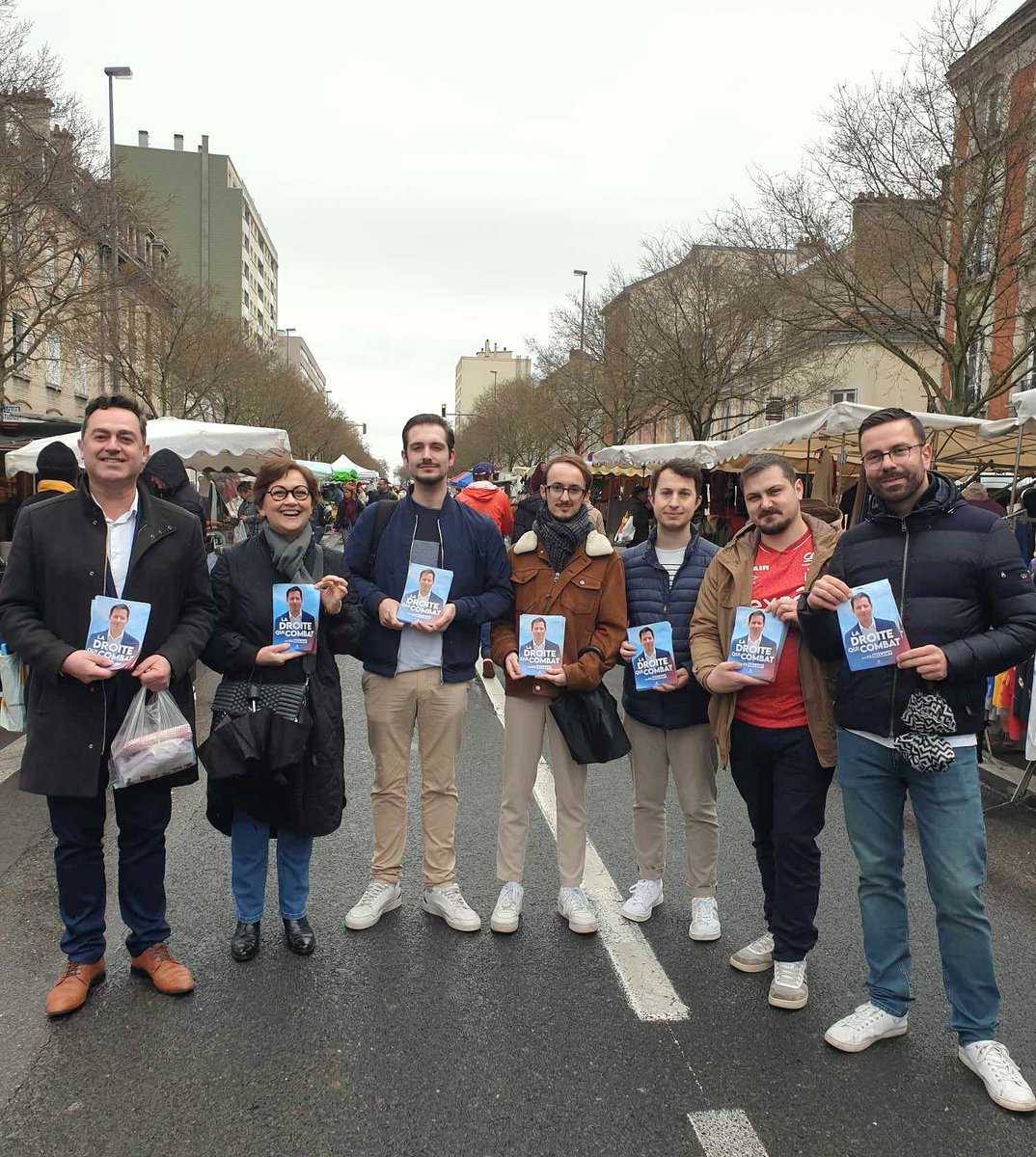 Marché Jean Jaurès à #Reims ce matin pour nos militants et élus @lesRepublicains de la Marne ☔️ Des Rémois à l'écoute concernant l'excellent bilan de @fxbellamy ! Le 9 Juin, #AvecBellamy 🇨🇵🇪🇺