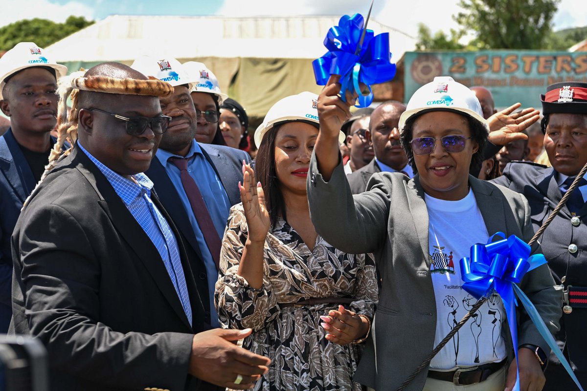 COMESA_HQ's tweet photo. By improving #infrastructure and creating #modernmarket facilities, this initiative has the potential to stimulate economic growth, enhance #regionalintegration, and foster closer ties between #COMESA Member States. #Chipata #EUCOMESASupport #GrowingTogetherforProsperity https://t.co/DrnkhH8PpM