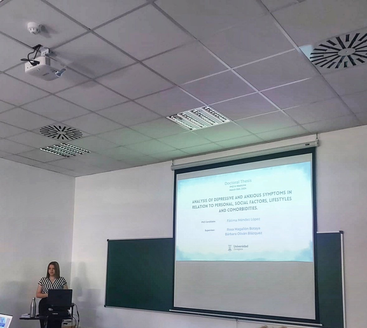 MendezLopezF's tweet photo. Oficialmente  despues de 4 años de Investigadora predoctoral con @GAIAPinfo, @IISAragon he defendido mi tesis doctoral titulad "Análisis de la sintomatologia depresiva y ansiosa en relacio. con factores personales,sociales, estilos de vida y comorbilidades". https://t.co/sMQ5himzMo