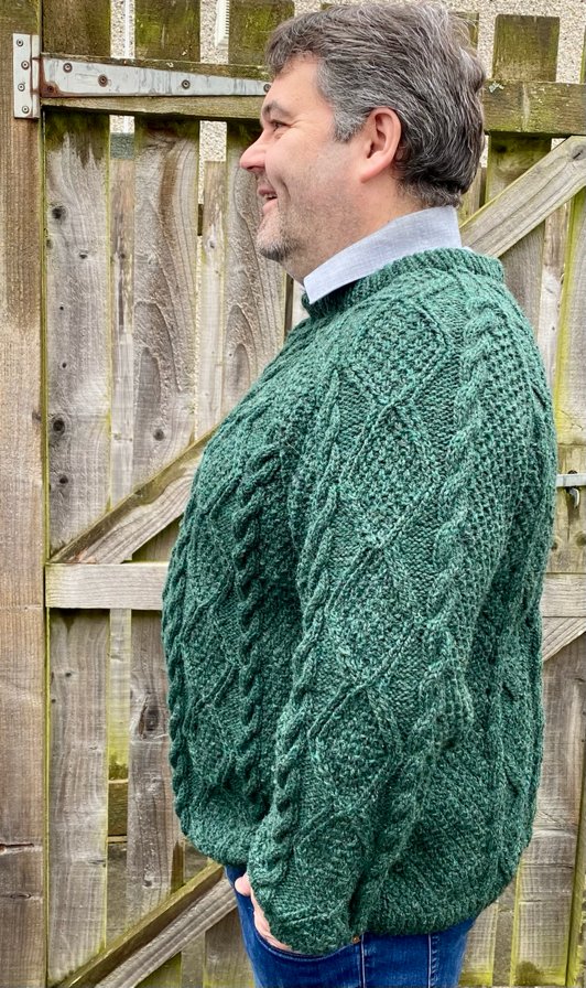 etsy.com/uk/listing/168…
Hand Knitted, Cable Pattern, Pure Scottish Aran Wool, Crew Neck Sweater knitted to fit chest 44-46' (112-117cms) - Think Fathers Day!
#MHHSBD #firsttmaster #WorldwideShipping #UKHashtags #UKMakers
