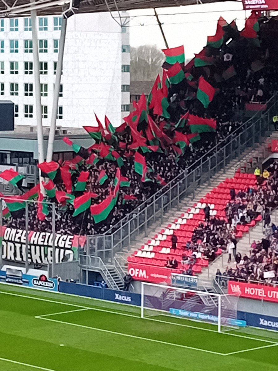 Top uitvakkie weer❤️💚🖤 #utrnec