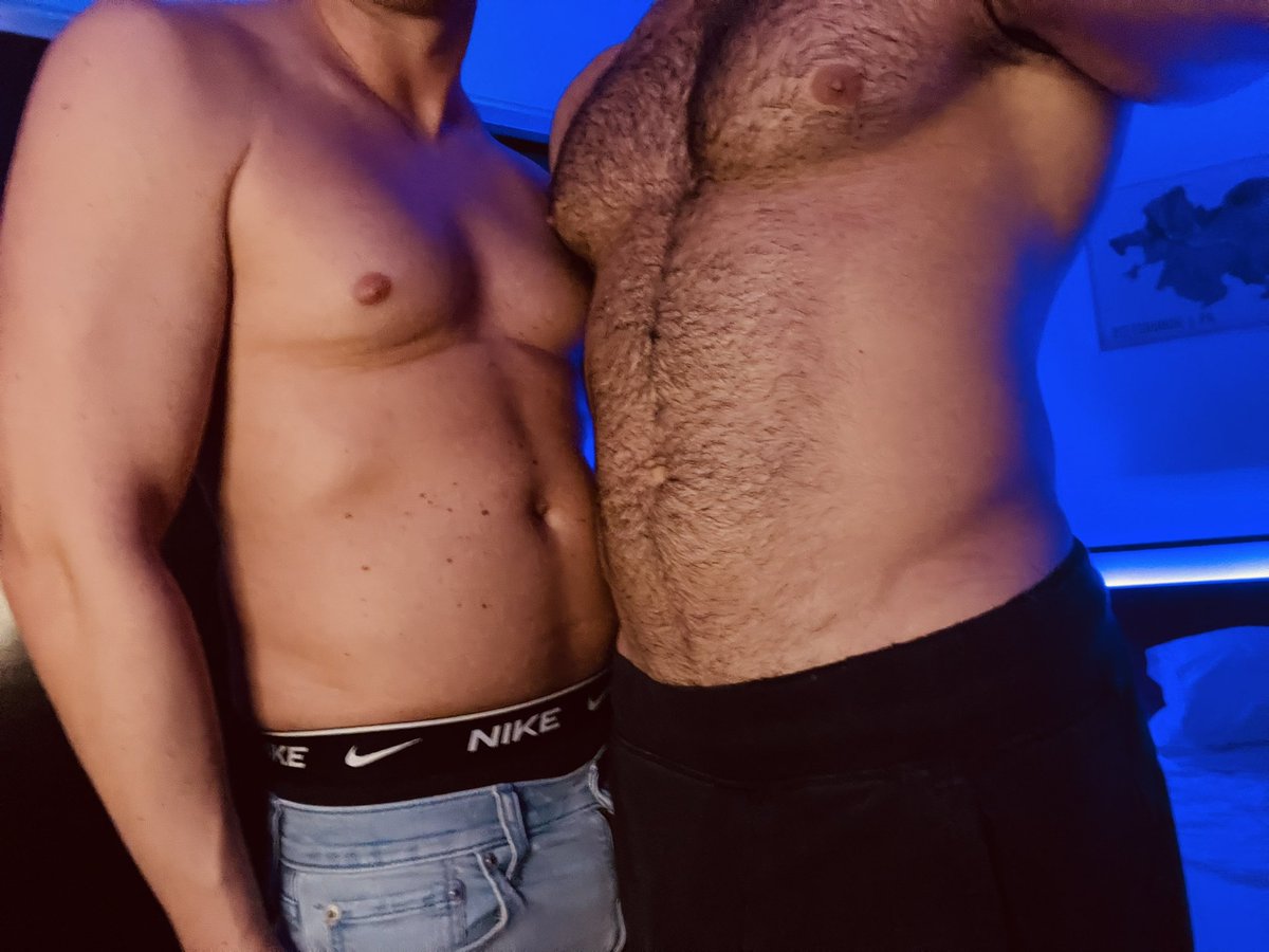 AlphaJakeXXL's tweet photo. You catch @DomTheSubXXX and I in the gym locker room. You can’t help but to keep watching as we undress and flex for each other. What do you do next?
#gym #gymbros #muscle #musclebros #jocks #muscleflex #musclejock #muscleworship #dominance #ALPHA #bros https://t.co/Ti0ix6GeSB