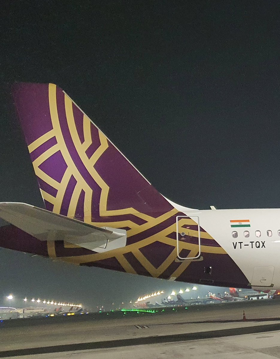 AmitAgarwal22's tweet photo. ✈️Another one to the collection!✈️
52nd @Airbus #NotJustAnotherNeo of @airvistara arrived at @BLRAirport from #TLS on 16MAR.👌 https://t.co/KpX9NweCjQ