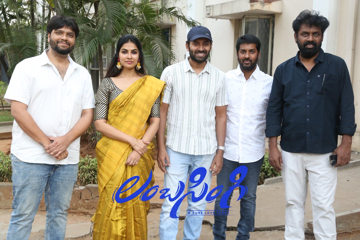 SreedharSri4u's tweet image. All smiling faces give a thundering response to #Lambasingi. The warm reception from the public is a testament of success. 😊

@BharatRaj0921  @DiviActor
@naveengandhidir @kalyankrishna_k
#RRDhruvan #ConceptFilms @SreedharSri4u #LambasingiMovie