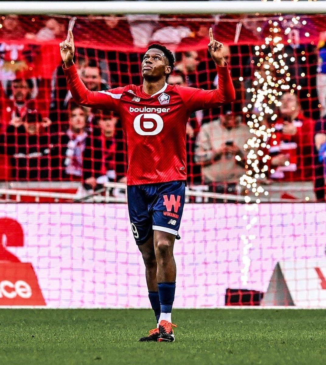 🚨 Jonathan David CONFORTE sa place de MEILLEUR BUTEUR européen en 2024 avec 15 buts. 🤯❤️🤍

Quel joueur. 🌟