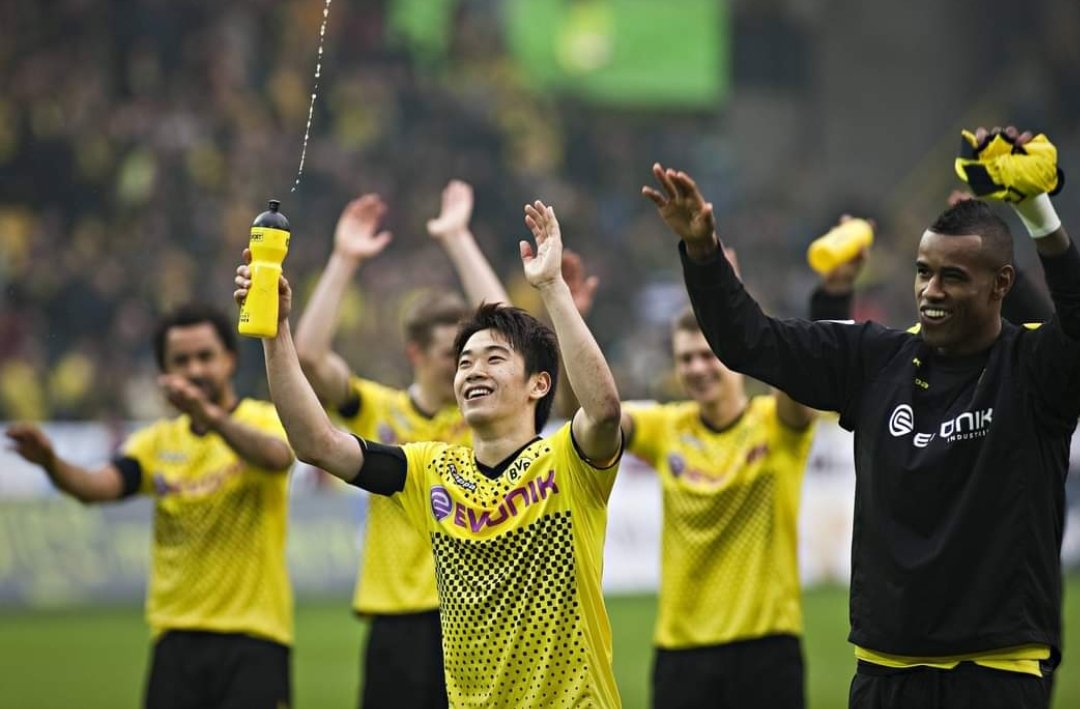 5t11S's tweet photo. Happy Birthday, Shinji Kagawa und Felipe Santana! 🥳 https://t.co/MsPkI2plzX