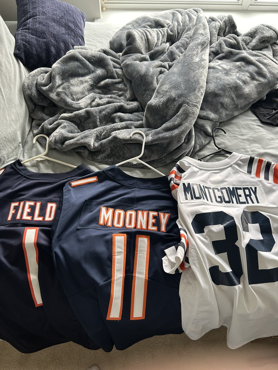 BadTakeMen's tweet photo. Yea you can say I won’t be getting a Caleb Williams jersey right away https://t.co/5DmDCFkIPu