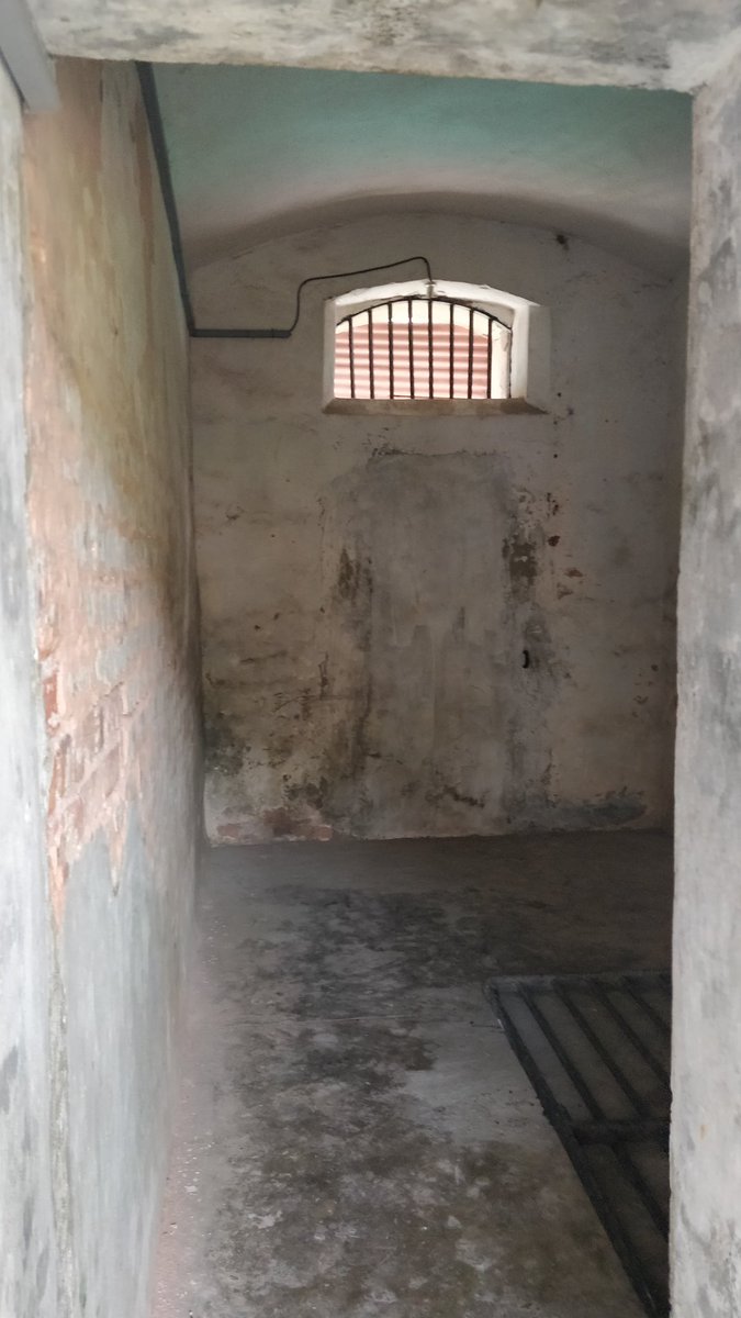 sonu_siyak's tweet photo. 4817 Days in Kala Pani !!
#PrajaGalam
#UbitcoinLaunched
#ElvishYadavARRESTED
 #ArrestZubair
#MahaDustaKutami
#GandhiVsSavarka
#NoidaPolice
#CoinstoreExch
#WIFBharatiyaVoice
#Sanchez
#elvisyadav https://t.co/iHltrozAqO