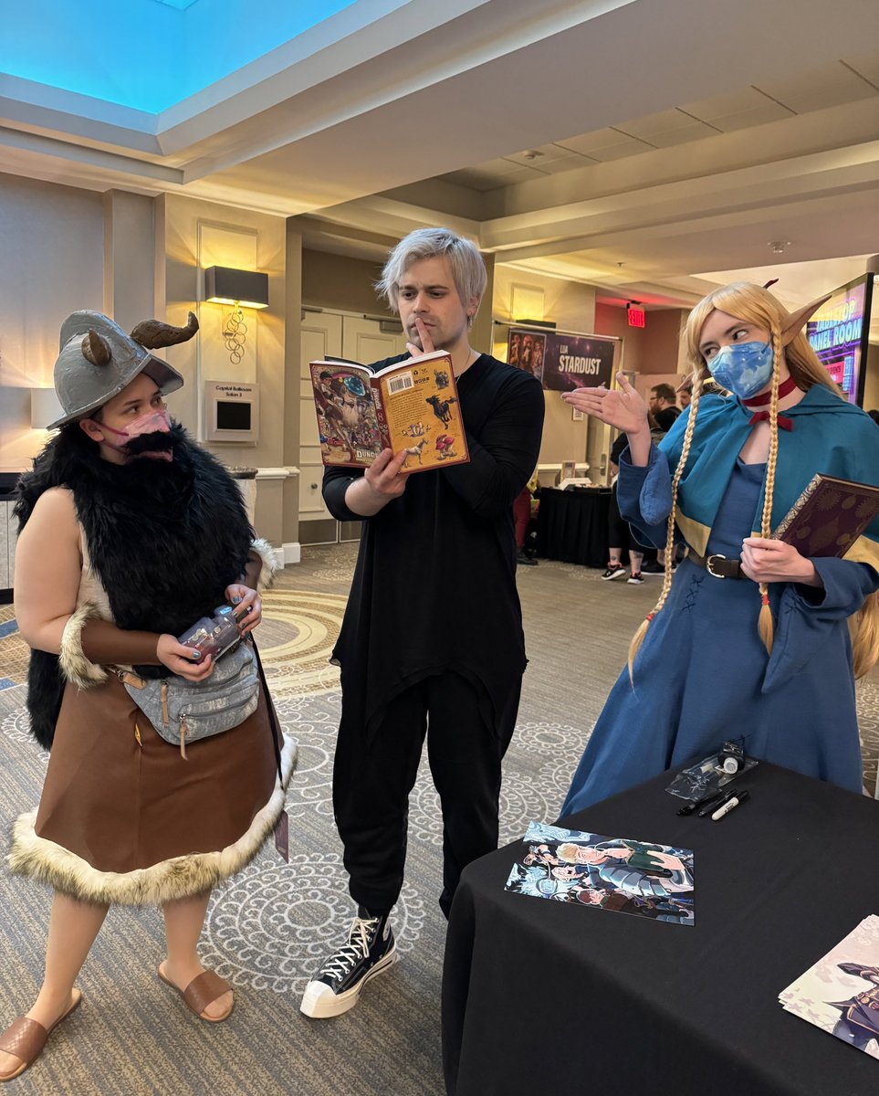 Finally saw my first Delicious in Dungeon cosplayers in the wild. They asked for a photo and then so did I. 😅 #deliciousindungeon #dungeonmeshi